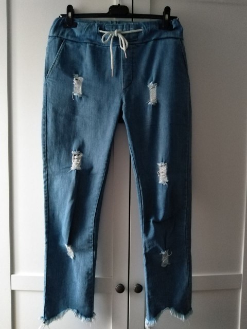 Jeans hlače, vel. M/L, 12 eur - foto