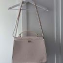 svetlo roza torbica, 5 eur