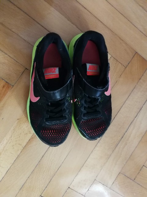Nike čevlji št. 27,5 - foto