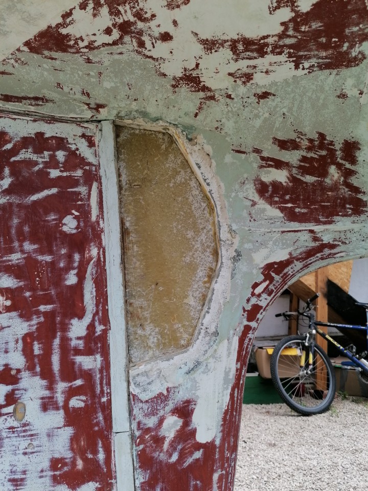 Luknja - foto povečava