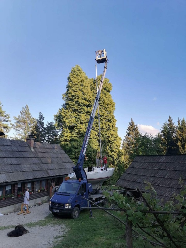 Dvigalo - foto povečava