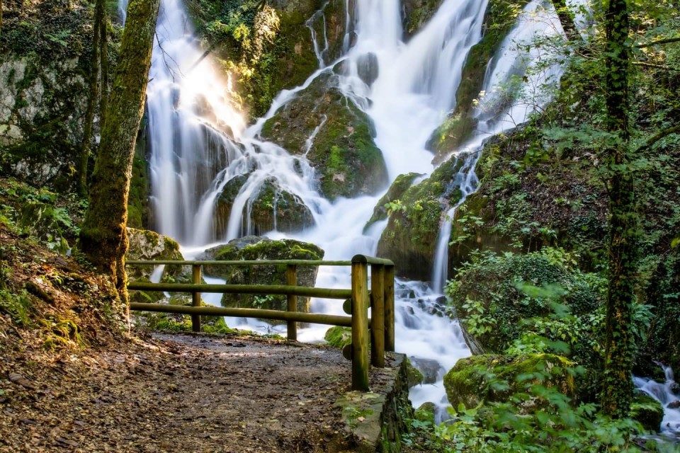 Prodam oblačila  - foto povečava