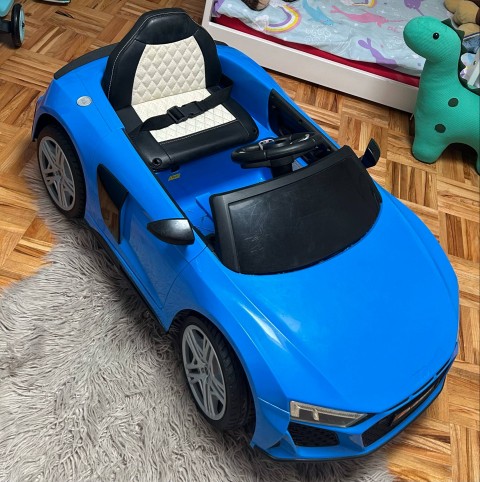 Avto na akumulator Audi R8 Lift A300 z daljinskim upravljalnikom
