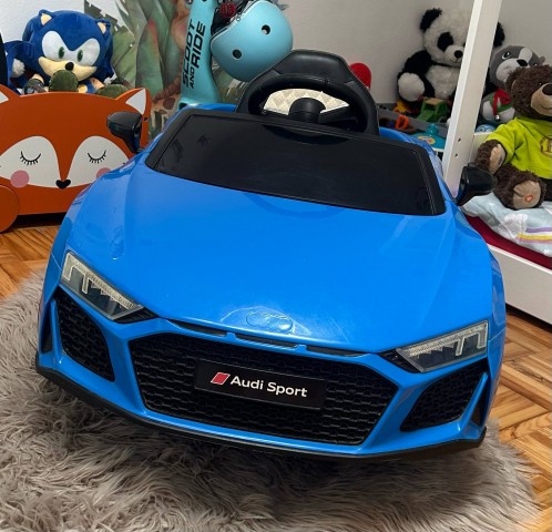 Avto na akumulator Audi R8 Lift A300  - foto