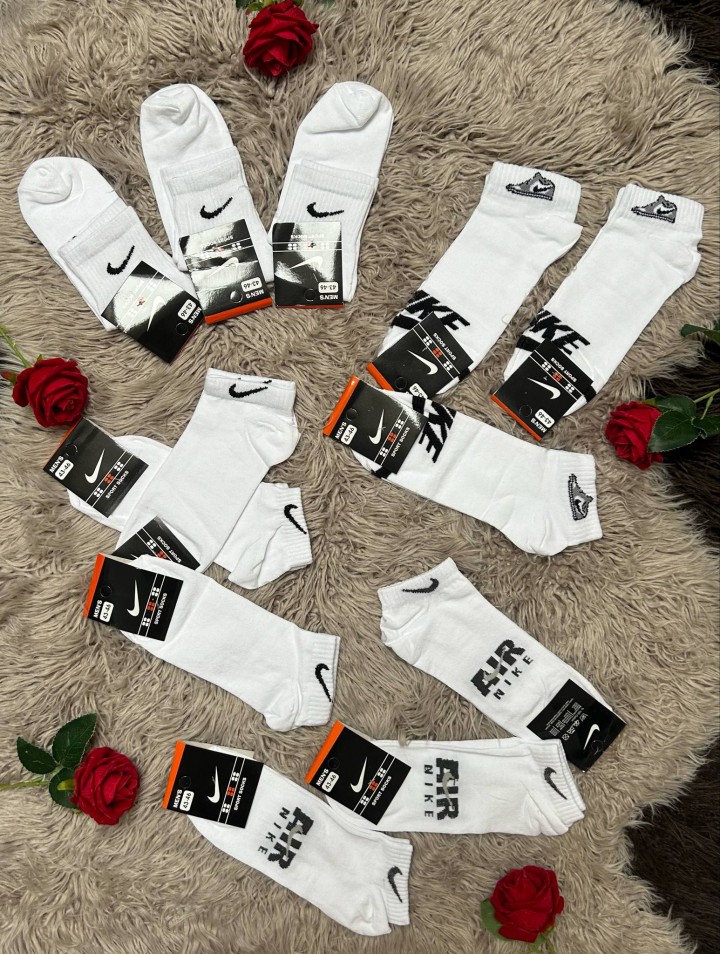 Nove nogavičke - NIKE    št. 43/46   - foto povečava