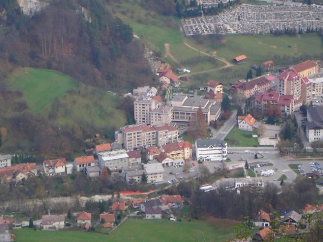 Ožji del Zagorja z Delavskim domom, gasilskim domom, policijsko postajo, trgovskim centrom