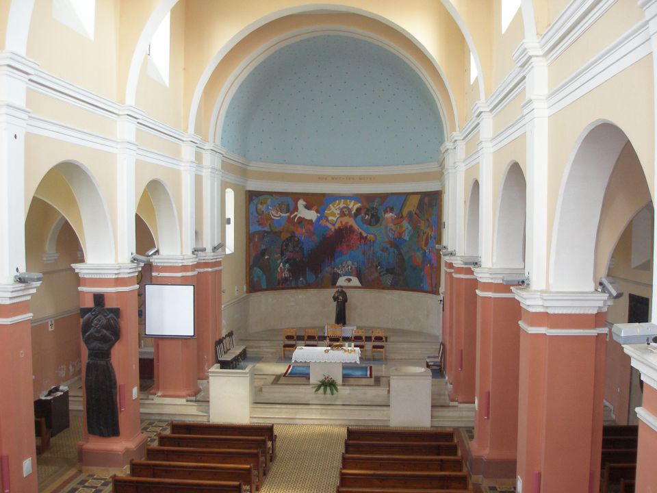 ostecena freska u franjevackoj crkvi