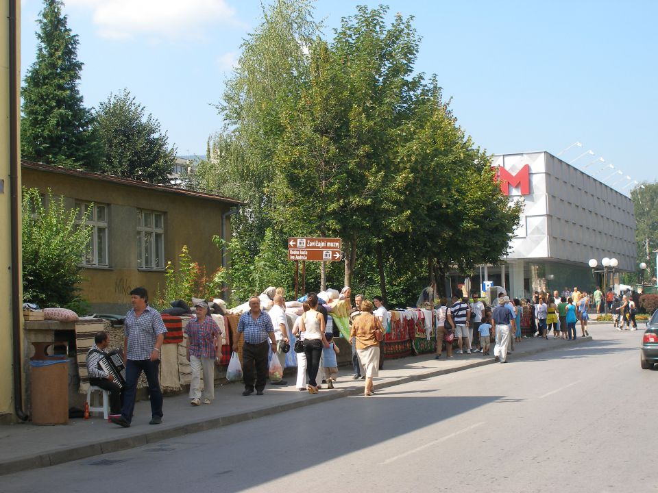 JANJA IN NJENE SLIKE - foto povečava