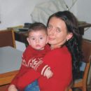 Enej z mamico, atijem in prijatelji