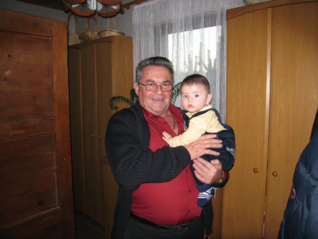 Enej in stric Srečko, 24.12.2005.
