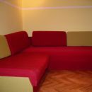 bivalni prostor-sedežna, ki se spremeni v eno ali dve ležišči velikosti 80 x 200