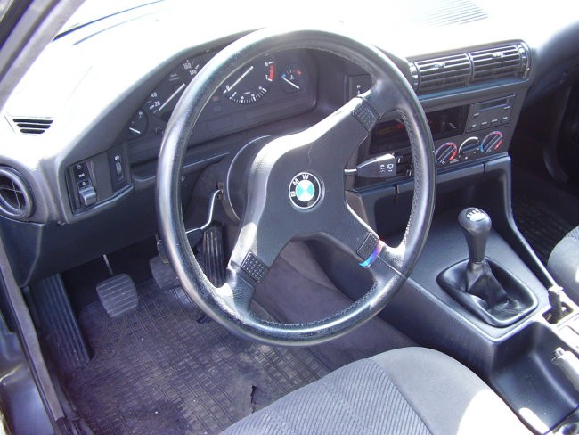 BMW e34 520i - foto povečava