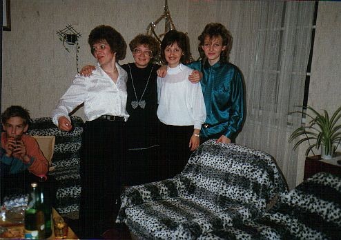 Nives, Zvezdana, Barbara in njena sestra Marjetka.