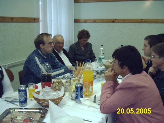 Igor, Jožetov oče, Jožetova mama, Benjamin in Tončka.