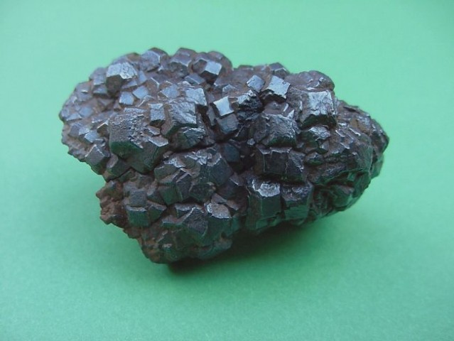 Limonit po piritu - Ratitovec (4 x 3 cm) očiščen