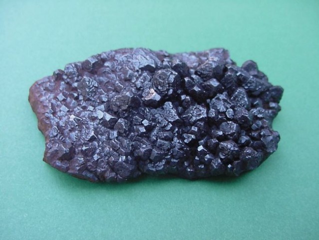 Limonit po piritu - Ratitovec 1 ( 5,5 x 3,5 cm) - kristali do 5 mm
