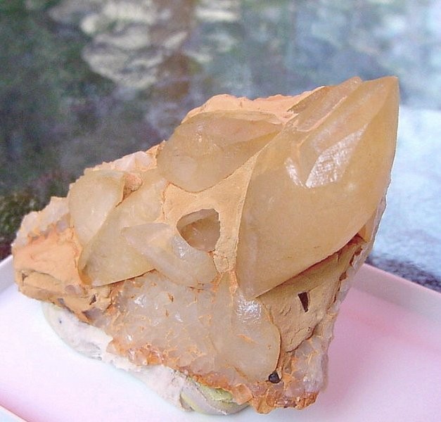 Kurja dolina - kristal kalcita velik  3,5 cm - 02.08.2007