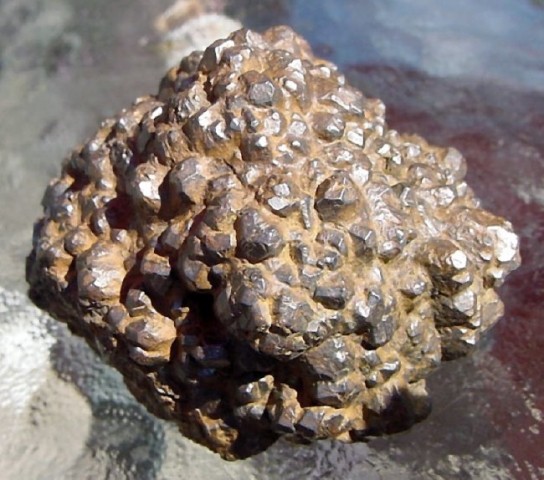 Kamnolom Peči - pseudomorfoza limonita po piritu - 8 x 6 cm - 25.08.2007