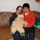 medvedek pri mamičini nekdanji sošolki, ki se je poročila na Japonsko