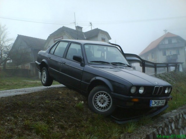 320i - foto