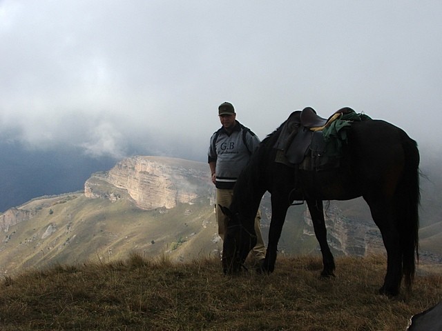 Kavkaz na konjih - foto