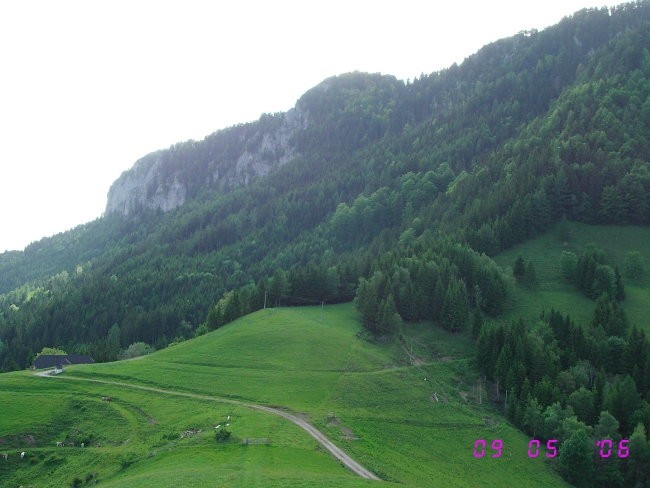 pogled na V. Rogatec, spodaj planina Zg. Špeh