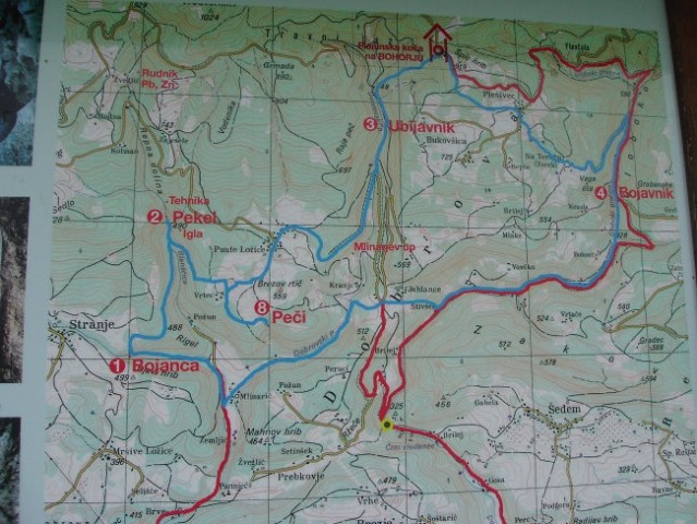 Z modro je označena Pot štirih slapov