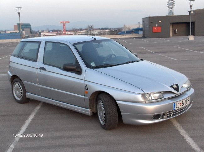 Alfa-romeo 145 - foto povečava