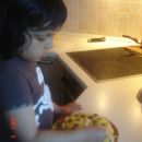 Anoushka, glavna okraševalka Chayine torte