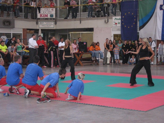 Tržnica Zagorje 2006 - foto