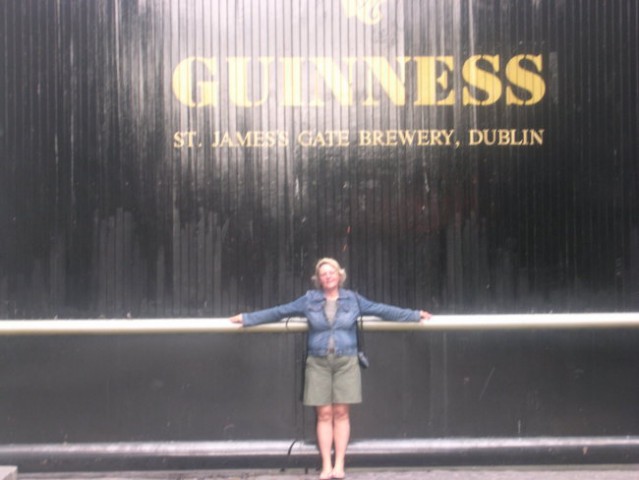Pred tovarno Guinnessa v Dublinu