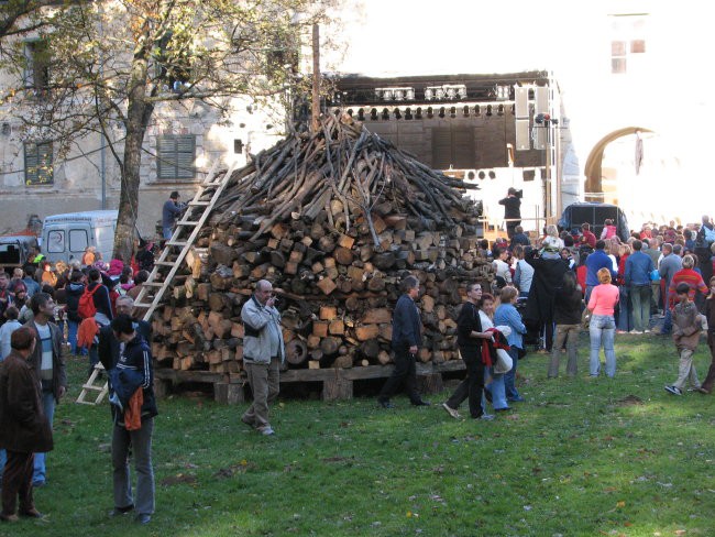 Noč čarovnic pri Gradu - foto povečava