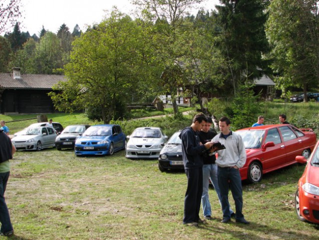 Renault klub- jesensko srečanje - foto