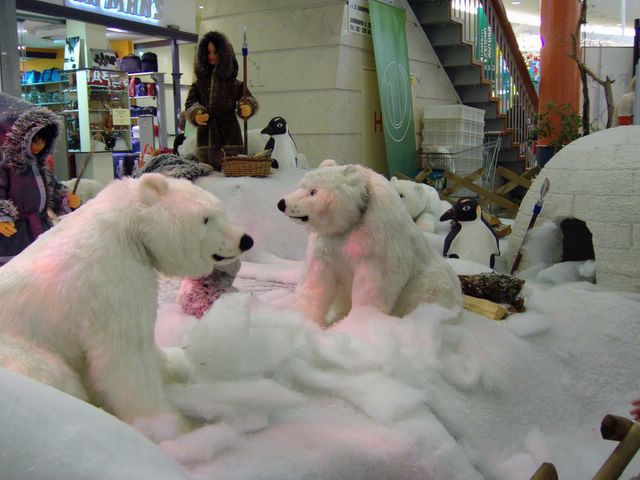 Icebears in the shopping mall Europark