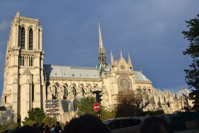 Mogočna Notre Dames