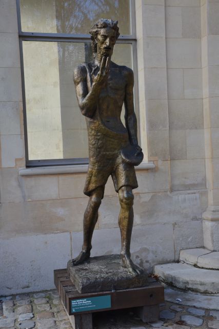 Meštrovićev kip pred muzejem Rodin4