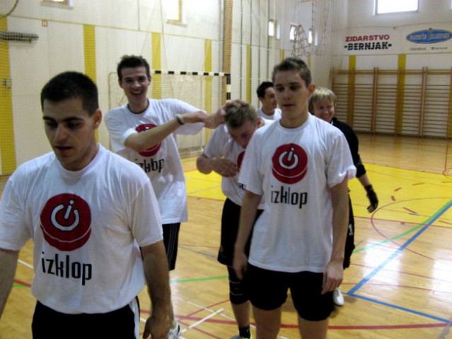 Izklop Football Team    - foto