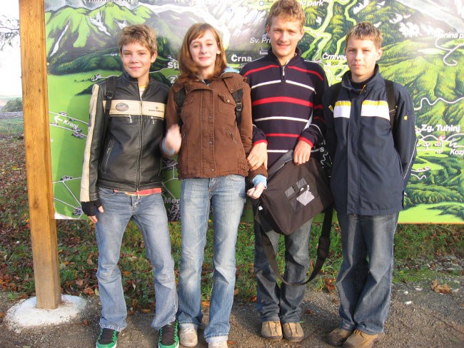 V Arboretumu konec oktobra, Dominik, Lara, Domen, Uroš