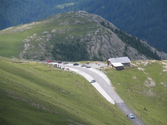 Pogled z vrha proti prelazu