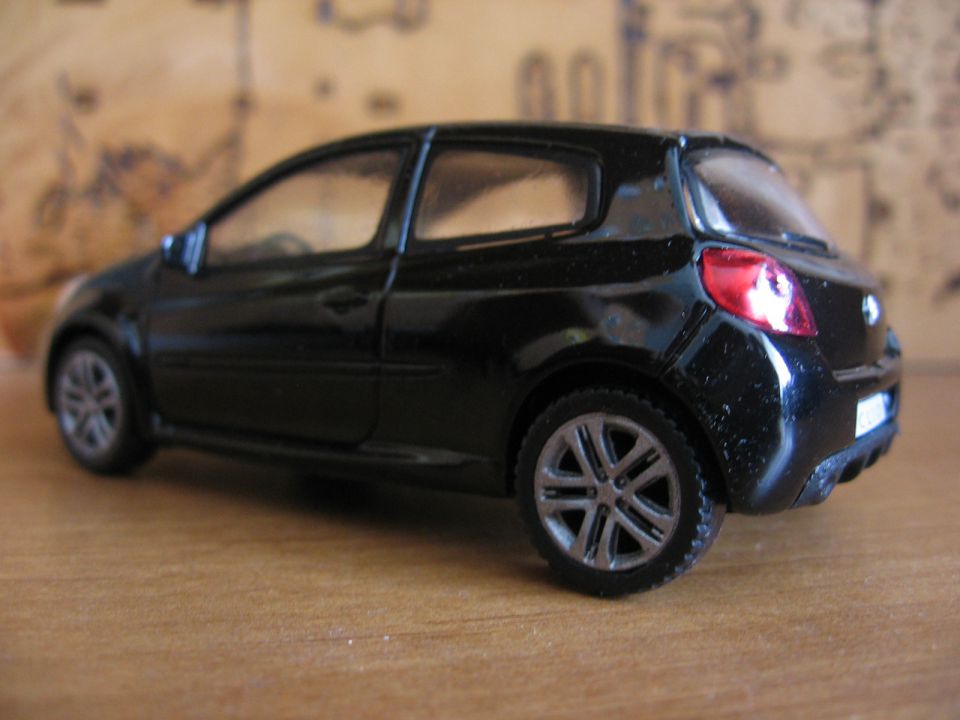 Renault Clio RS 1/43