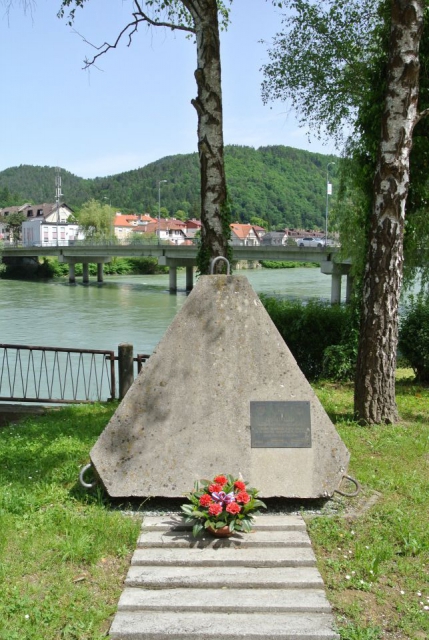 Spomenik braniteljem slovenske samostojnosti