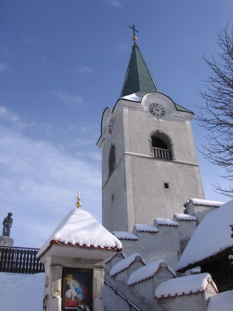 Zvonik cerkve Marijinega rojstva na Zasavski Sv. gori