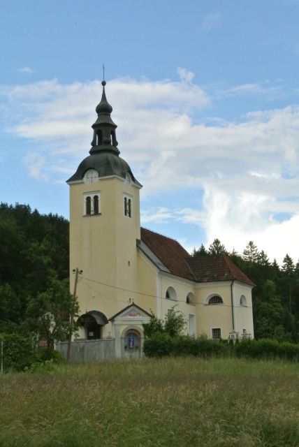 Cerkev Sv. Helene Hotič