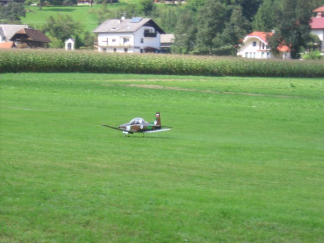 RC Pilatus PC-9