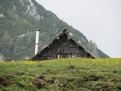 Hišica na planini Krstenica