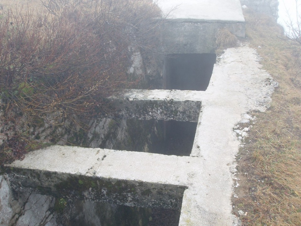 12 Rov v bunker