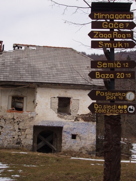 20090301 Trdinov vrh,Mirna gora,Koča pri Jele - foto