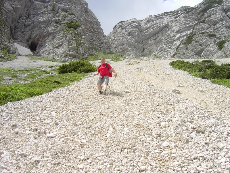 20090704 Vršič Sleme Tamar vmes M.Mojstrovka  - foto povečava