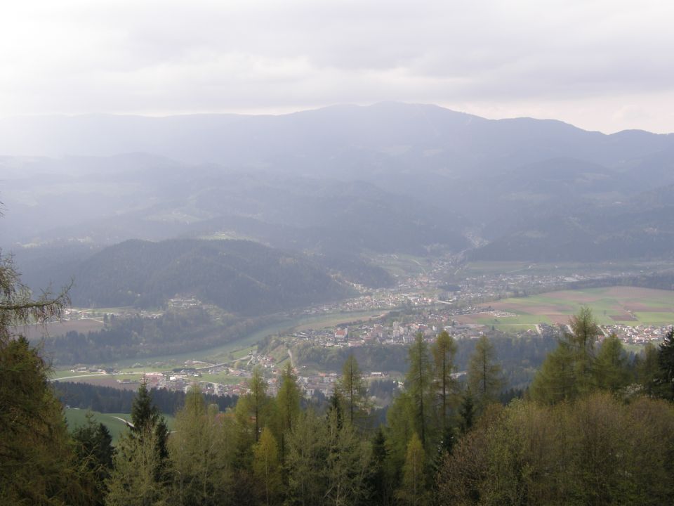 20110416 Bricnik nad Muto-okolica - foto povečava