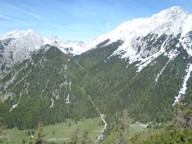 20110529 Begunjščica-z okolico - foto